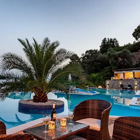 The Ionisi Otel Panormos (Skopelos)
