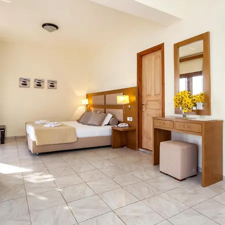 The Ionisi Otel Panormos (Skopelos)