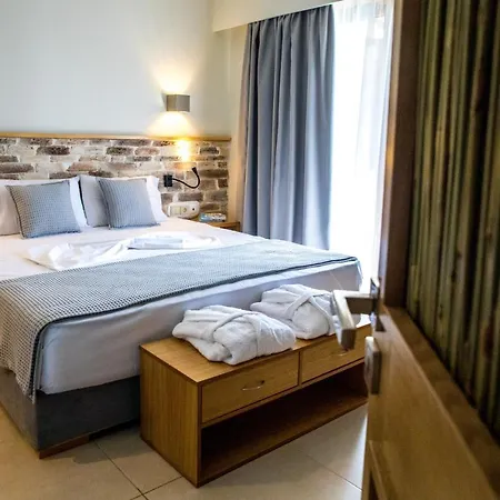 The Ionisi Otel Panormos (Skopelos)